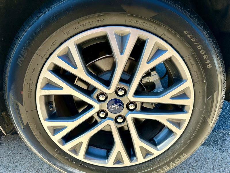 Used 2022 Ford Escape SEL w/ Technology Package FWD image 28