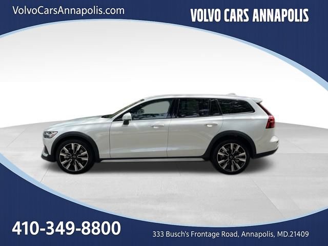 Certified 2025 Volvo V60 B5 Cross Country Ultra AWD/4WD image 5