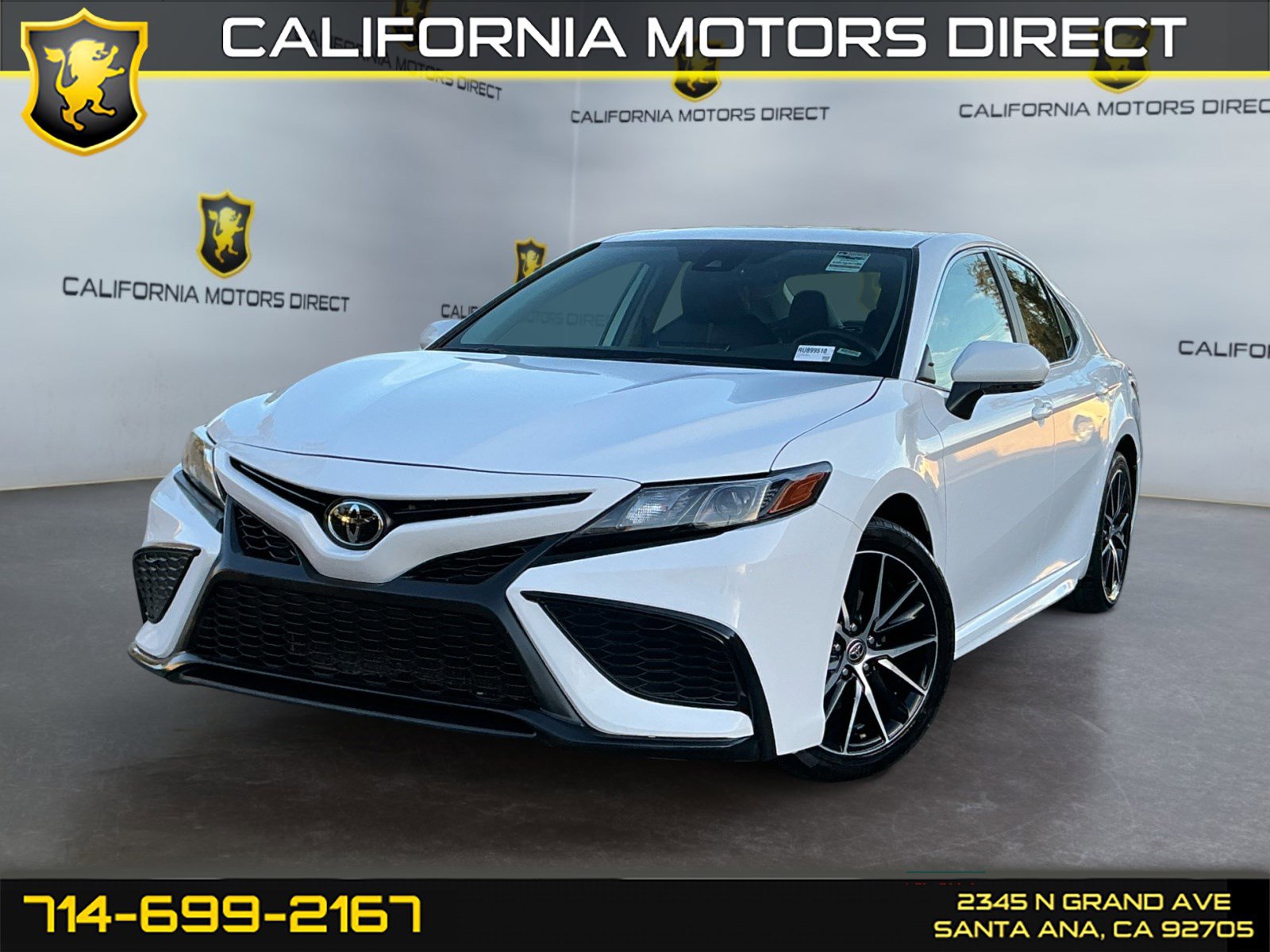 Used 2024 Toyota Camry SE image 1