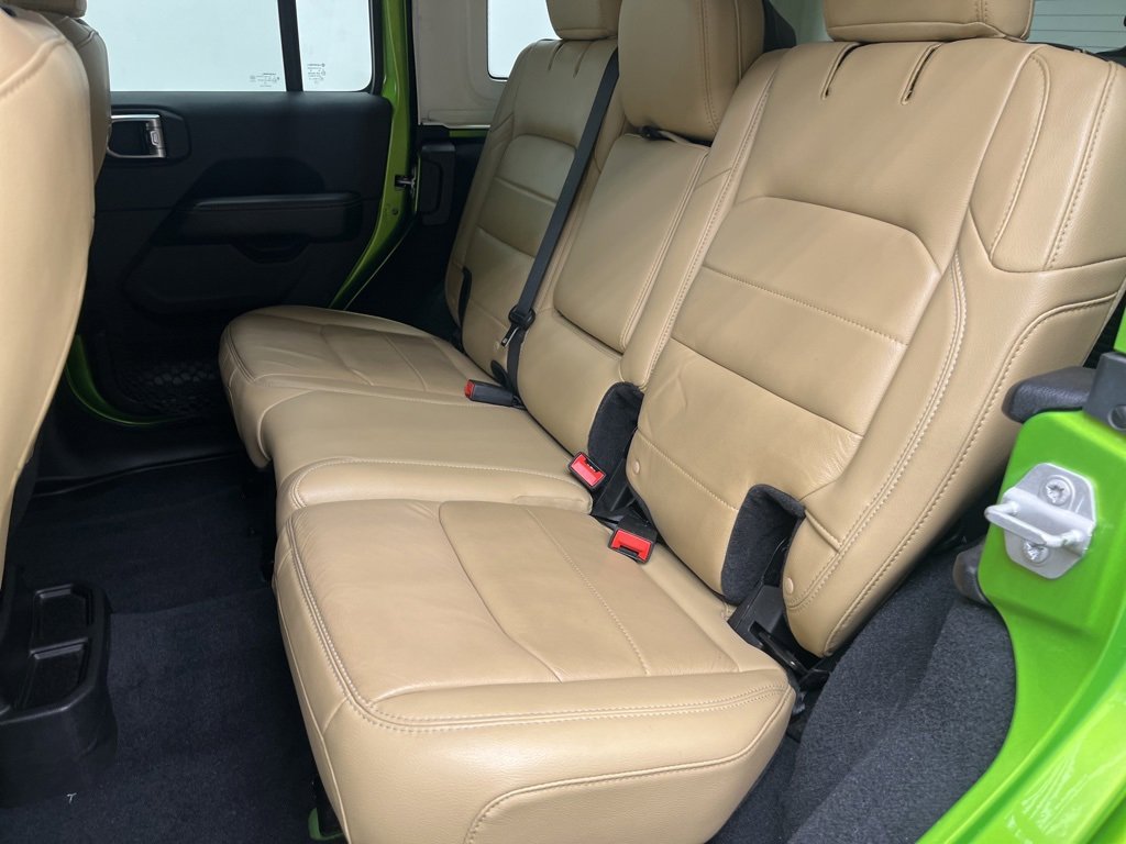 Used 2018 Jeep Wrangler Unlimited Sahara image 7