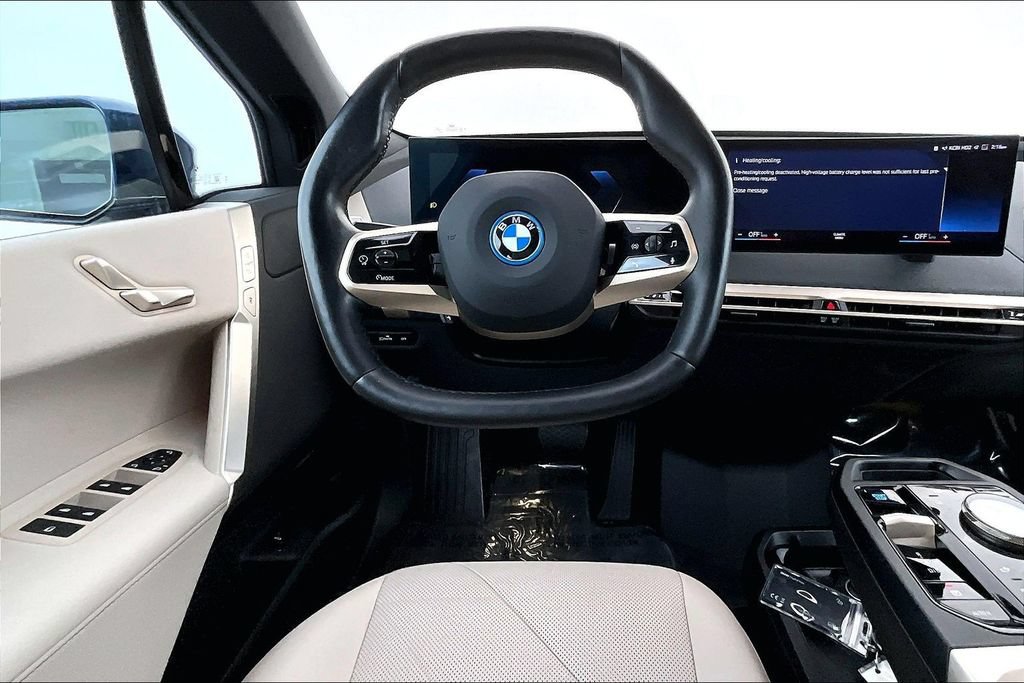 Used 2023 BMW iX xDrive50 AWD/4WD image 6