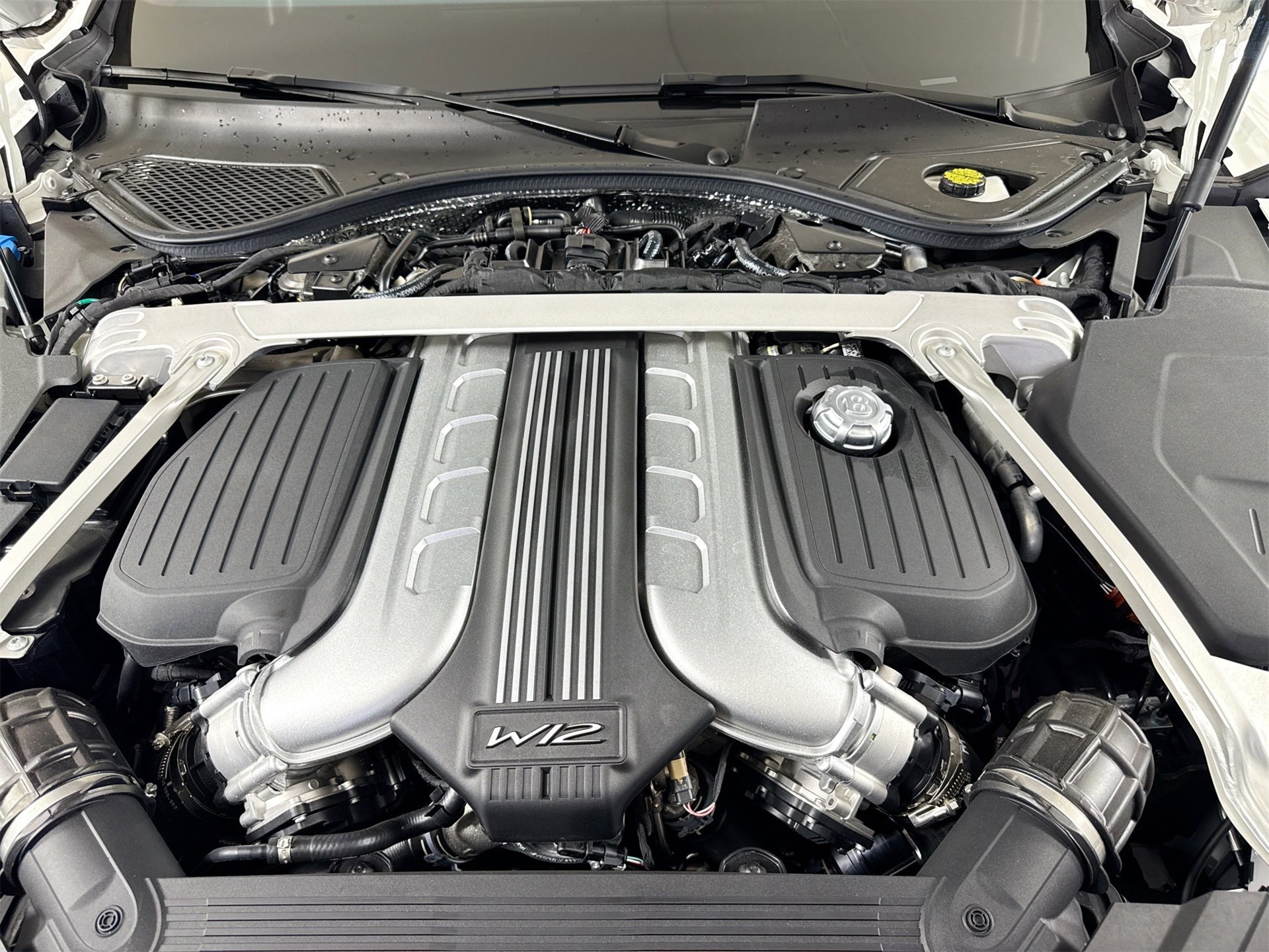 Used 2023 Bentley Flying Spur W12 image 20