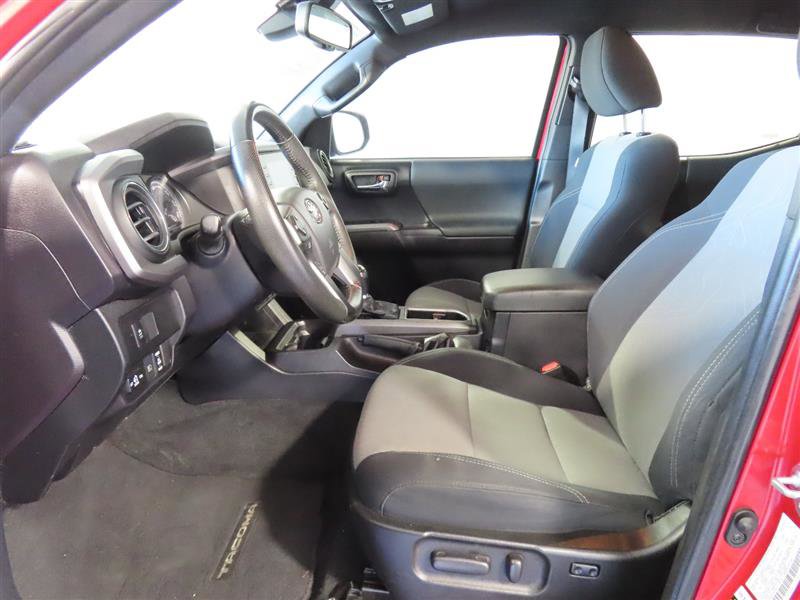 Used 2021 Toyota Tacoma TRD Off-Road w/ Technology Package image 15