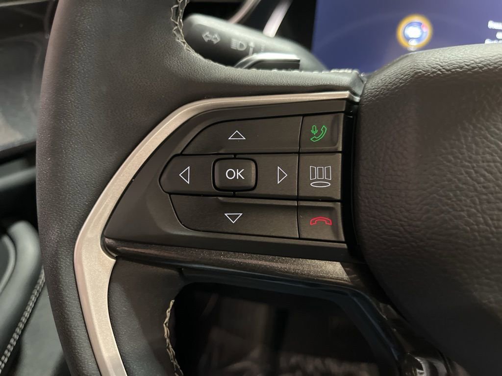 Used 2023 Jeep Grand Cherokee Altitude image 23