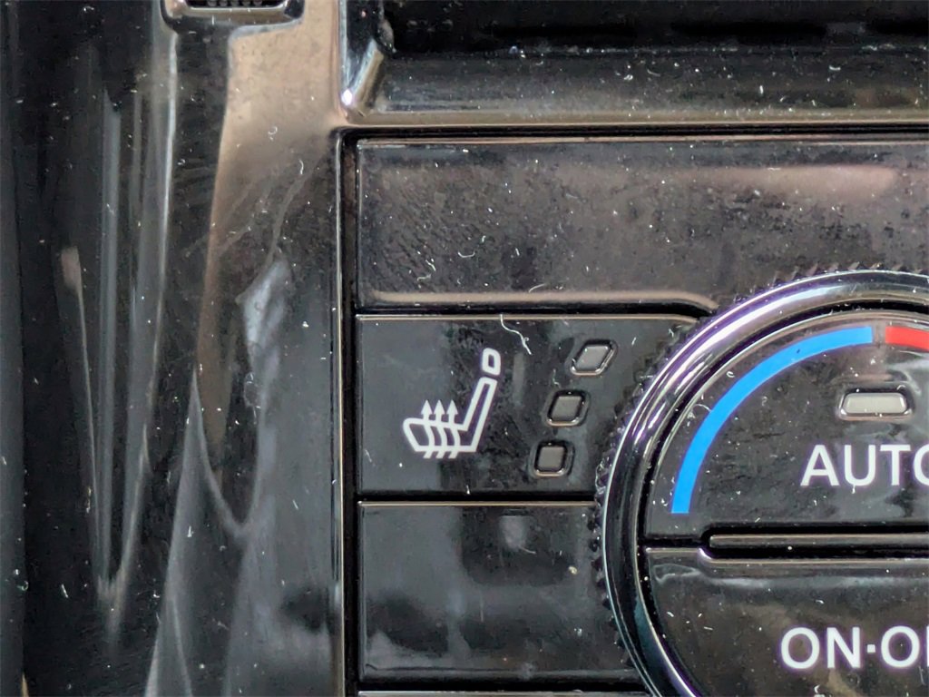 Used 2022 Nissan Rogue SL w/ SL Premium Package image 25