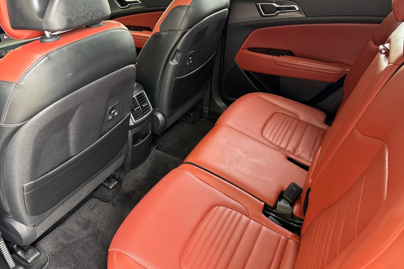 Used 2023 Kia Sportage SX image 11