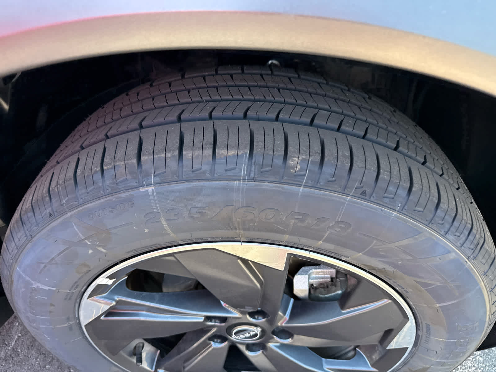 Used 2025 Nissan Rogue SV FWD image 2
