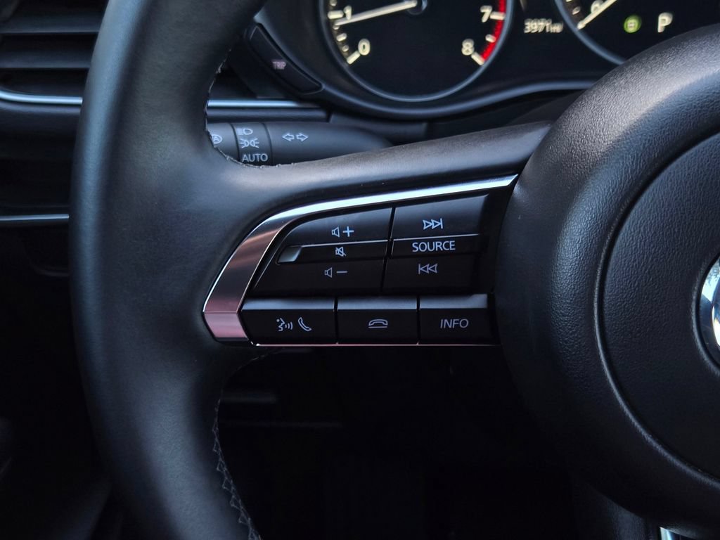 Certified 2025 MAZDA MAZDA3 s Sport FWD image 21