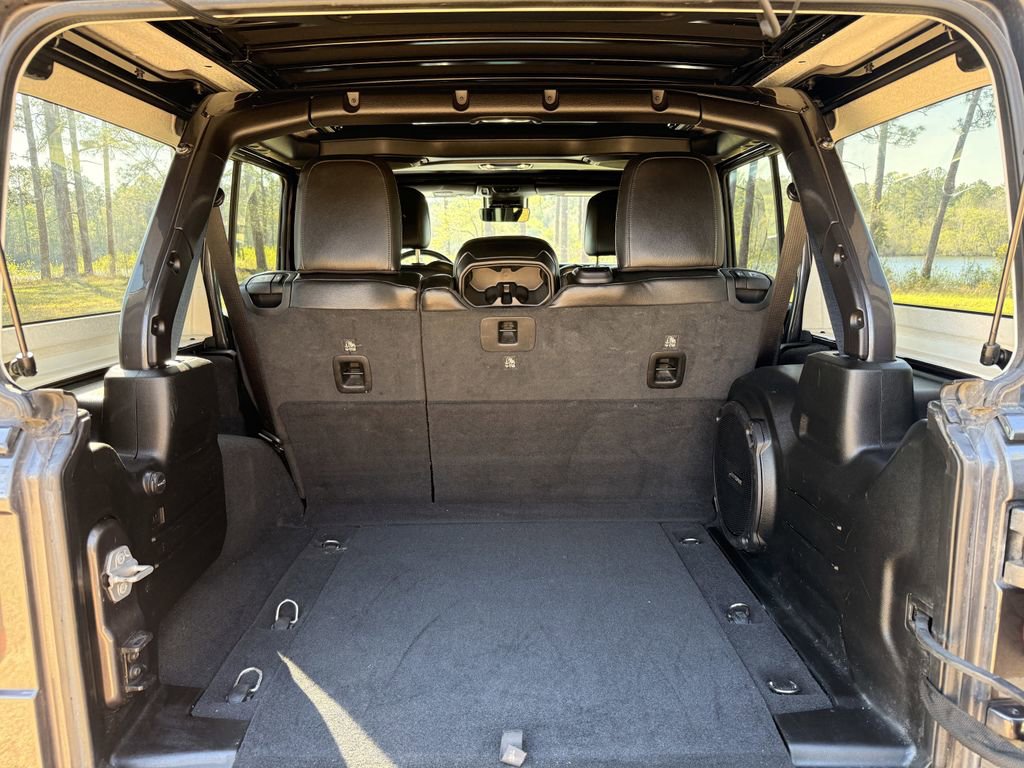 Used 2021 Jeep Wrangler Unlimited Sahara AWD/4WD image 11