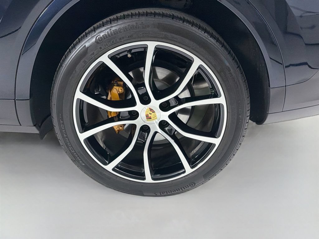 Certified 2023 Porsche Cayenne AWD/4WD image 34