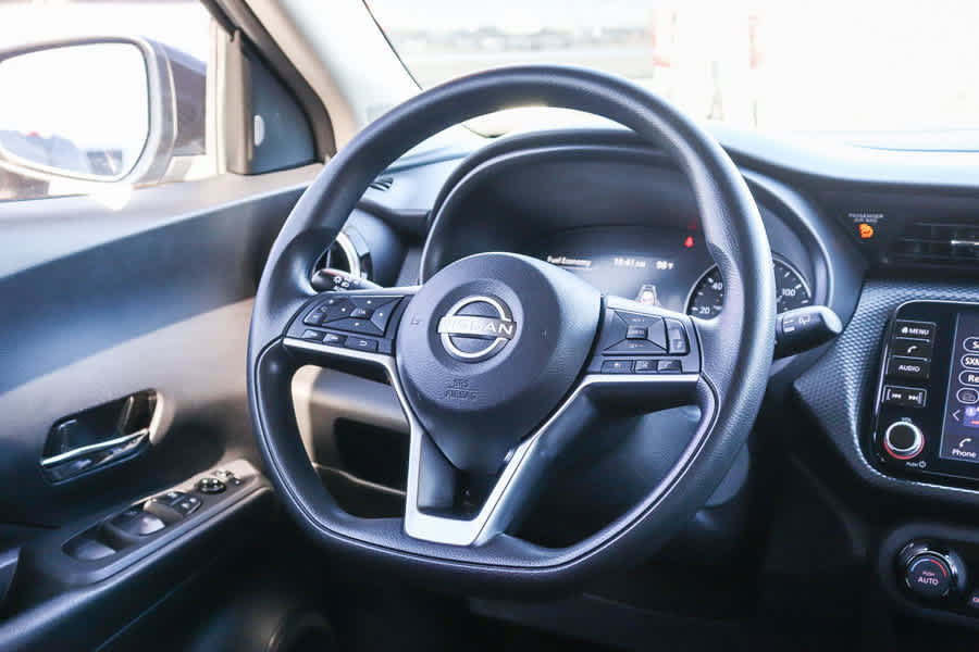 Used 2022 Nissan Kicks SV FWD image 15