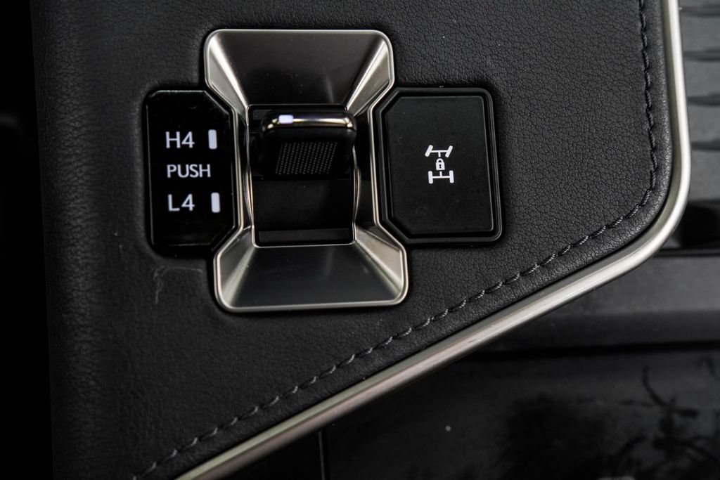 Used 2024 Lexus GX 550 w/ Accessory Package (2T) AWD/4WD image 26