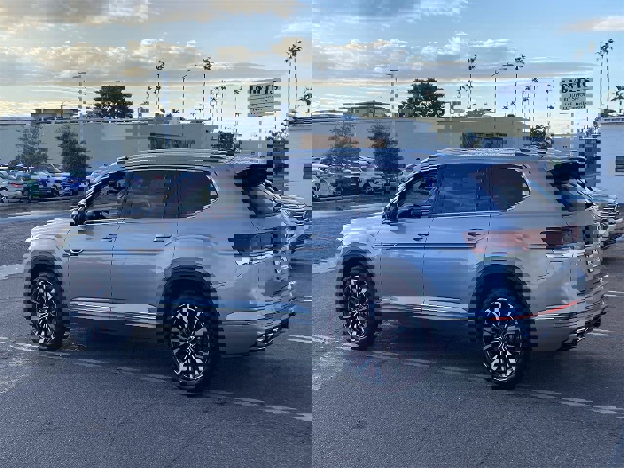 New 2026 Volkswagen Atlas SEL Premium R-Line image 4