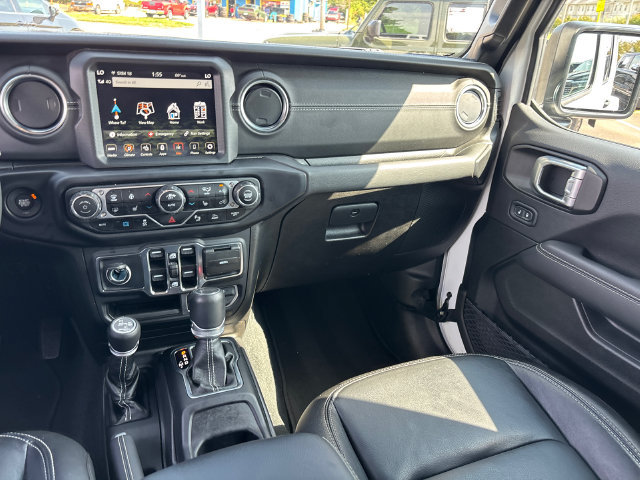 Used 2022 Jeep Wrangler Unlimited Sahara w/ Cold Weather Group AWD/4WD image 14