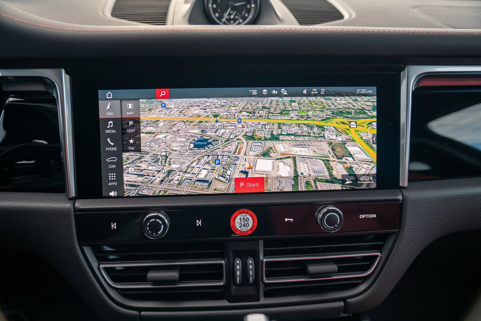 Used 2025 Porsche Macan image 18