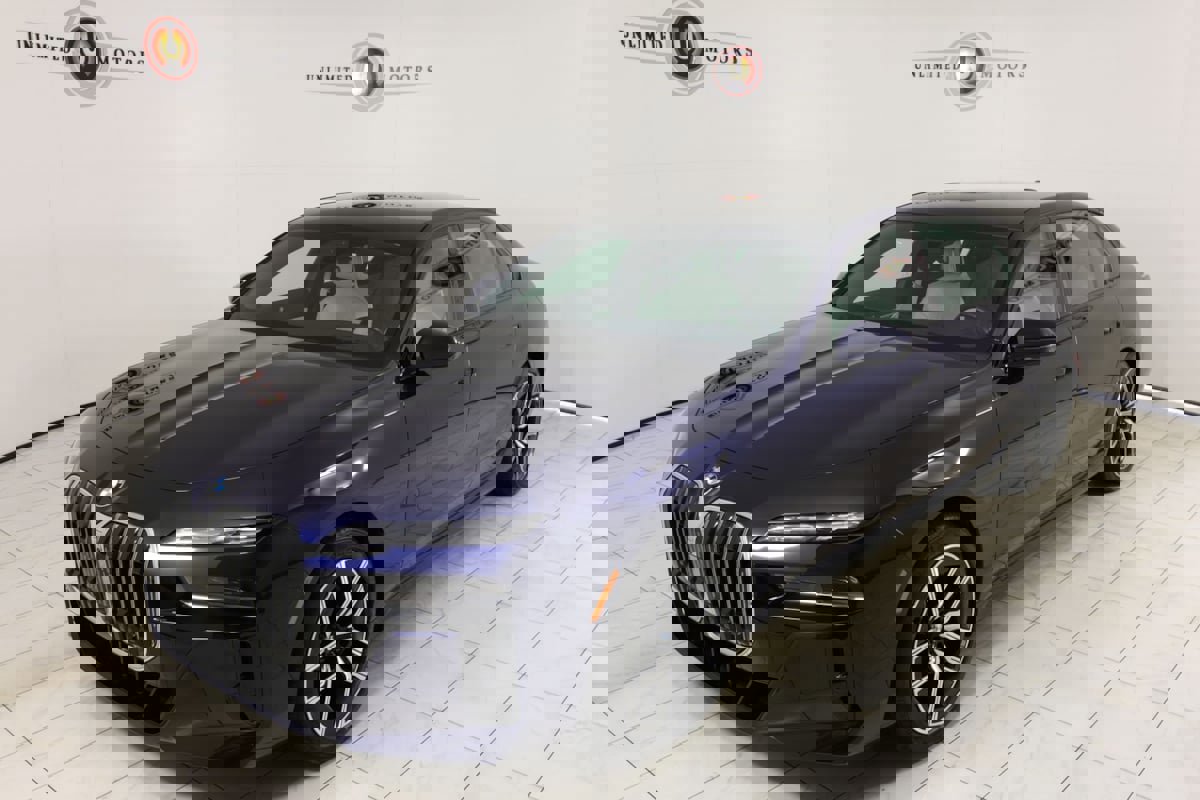 Used 2023 BMW 760i xDrive AWD/4WD image 35