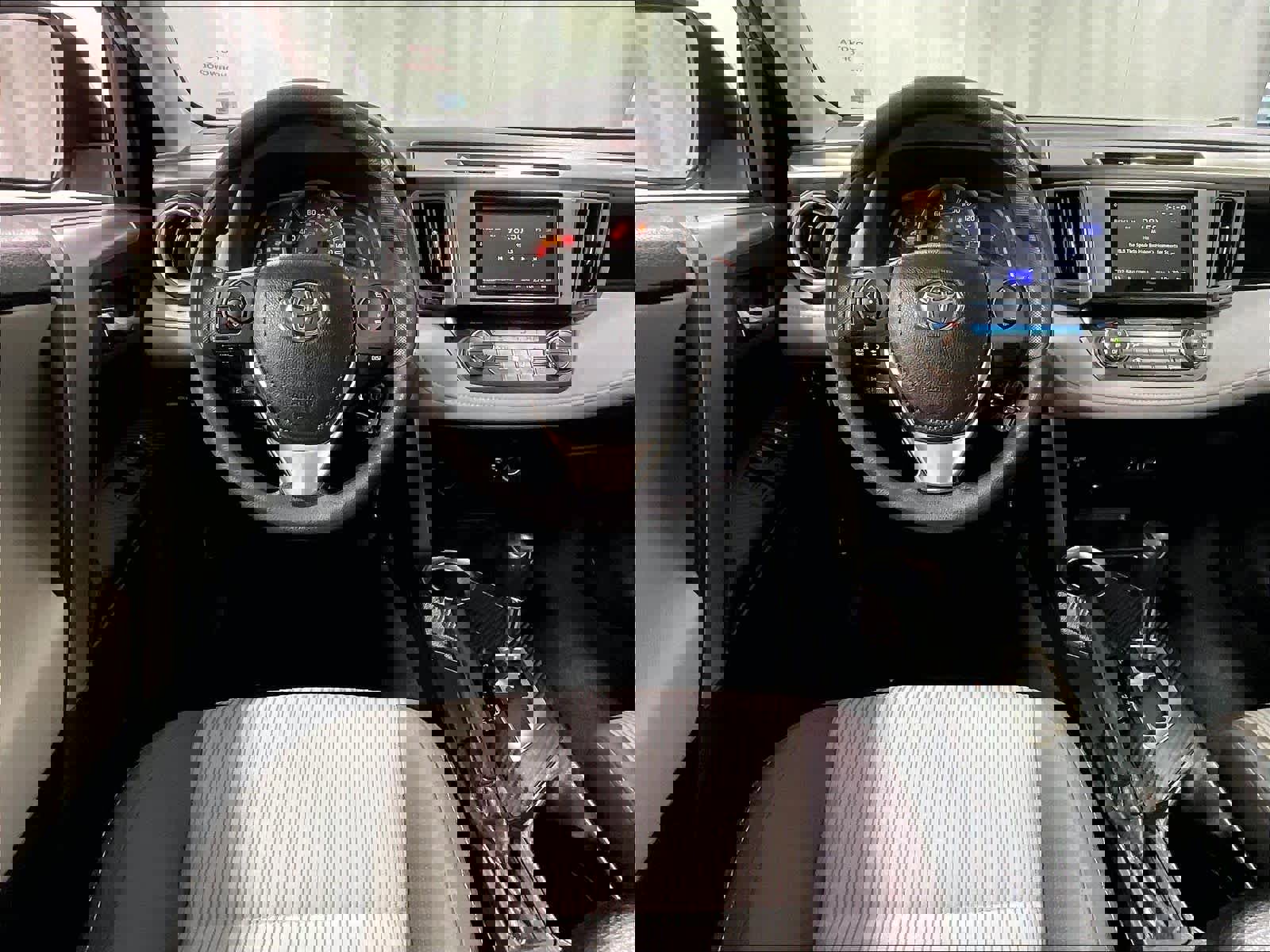 Used 2014 Toyota RAV4 XLE image 17