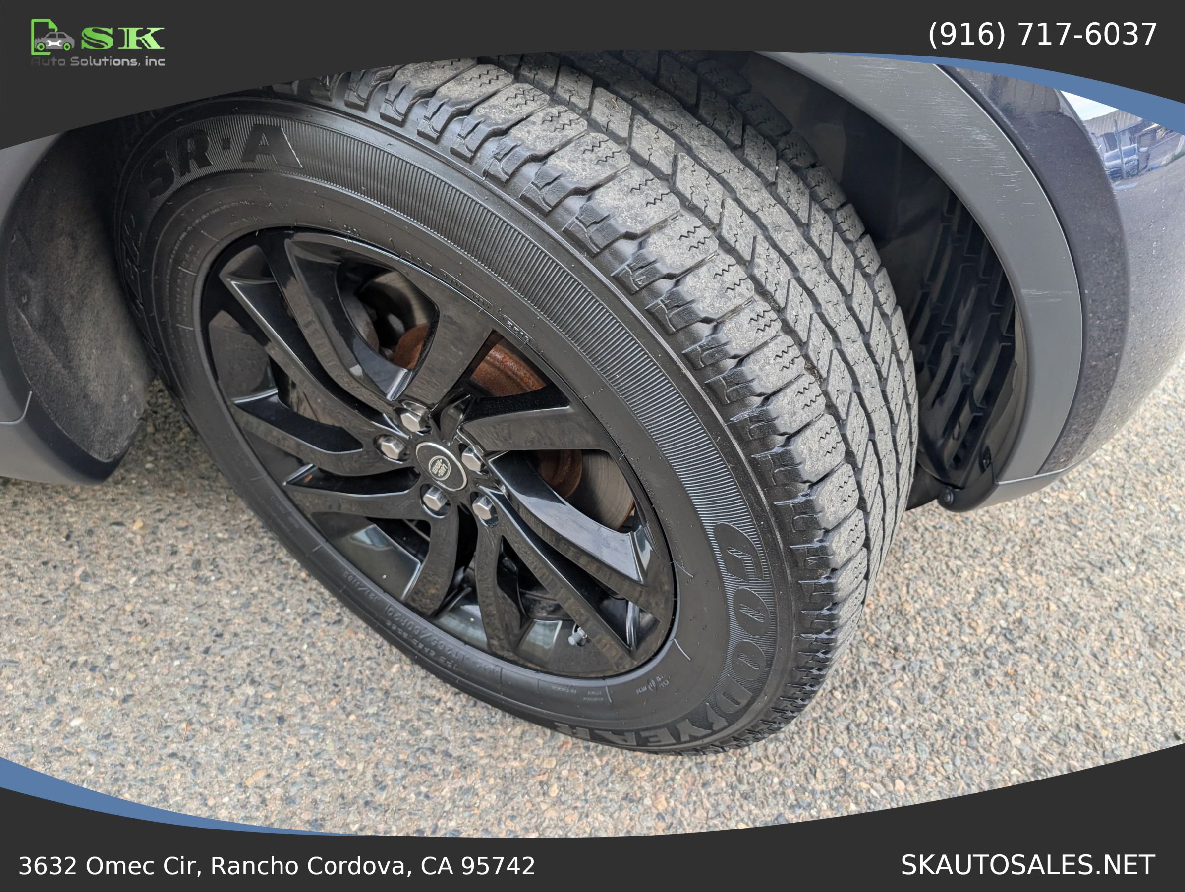 Used 2017 Land Rover Discovery SE AWD/4WD image 37