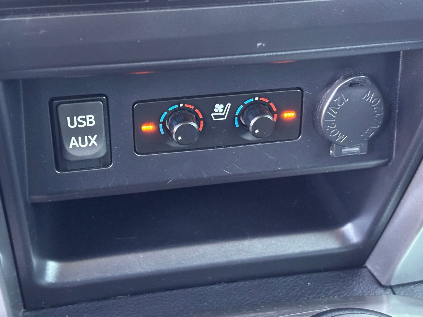 Used 2019 Toyota 4Runner Limited AWD/4WD image 29