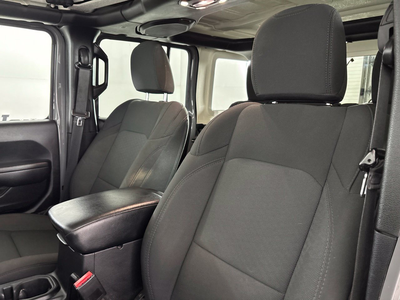 Used 2023 Jeep Wrangler Unlimited Sport AWD/4WD image 10