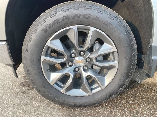 Used 2026 Chevrolet Silverado 1500 LT AWD/4WD image 32