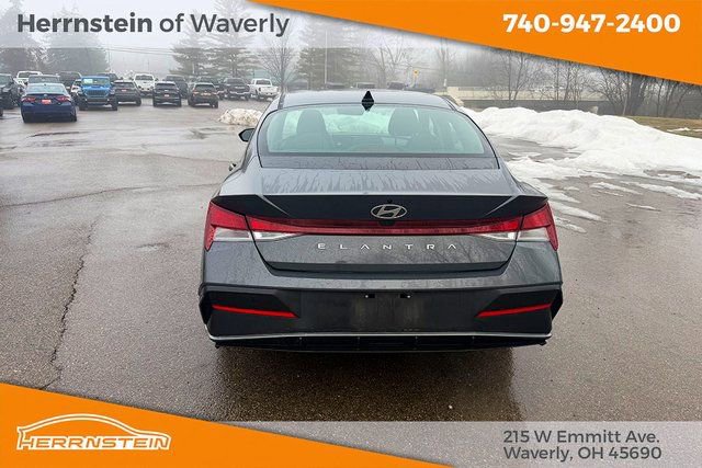 Used 2024 Hyundai Elantra SEL image 27
