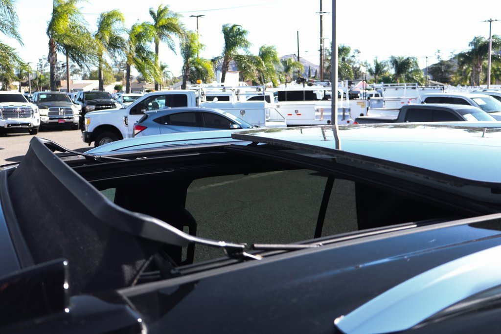 Used 2023 Cadillac Escalade Premium Luxury w/ LPO, Floor Liner Package image 29