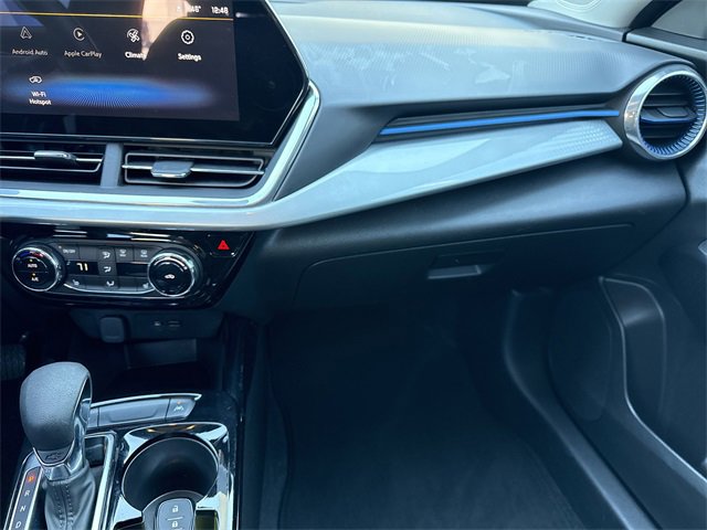 Used 2024 Chevrolet Trax LT w/ LT Convenience Package image 14