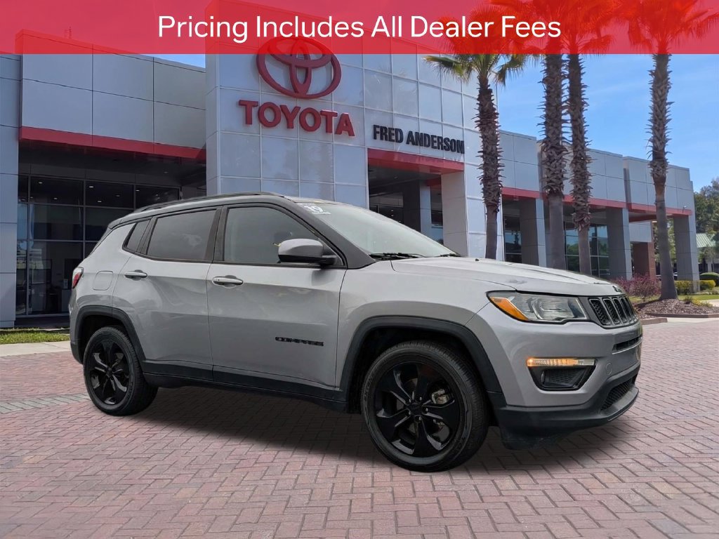 Used 2019 Jeep Compass Latitude FWD image 1