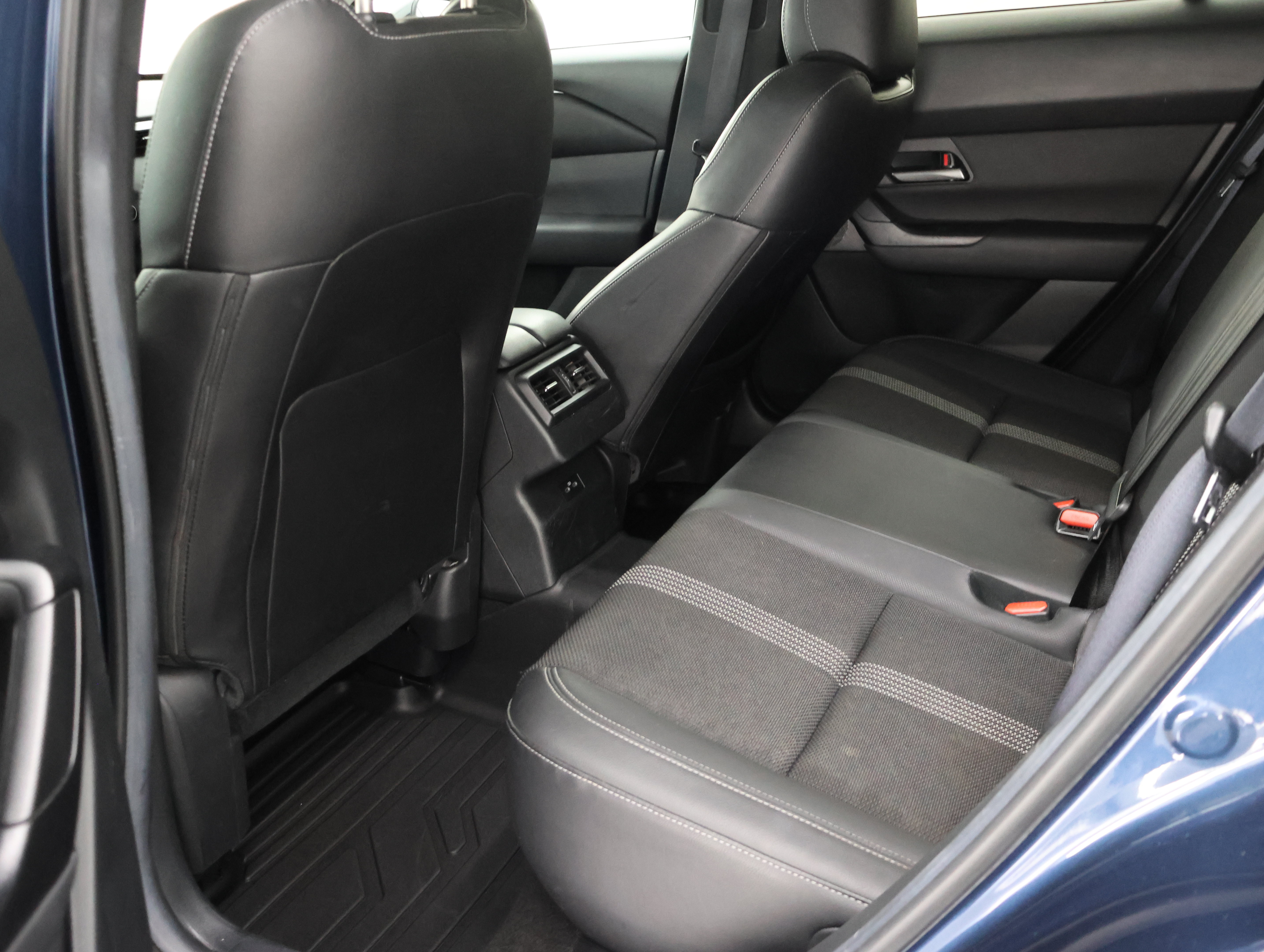 Used 2025 MAZDA CX-50 AWD 2.5 S w/ Preferred Package image 31