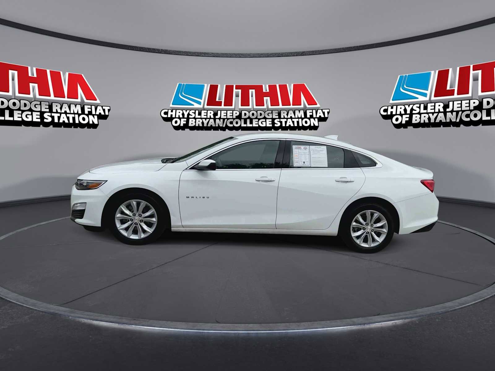 Used 2025 Chevrolet Malibu LT FWD image 5