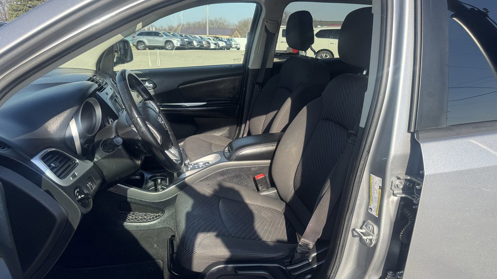 Used 2018 Dodge Journey SE w/ Popular Equipment Group FWD image 16