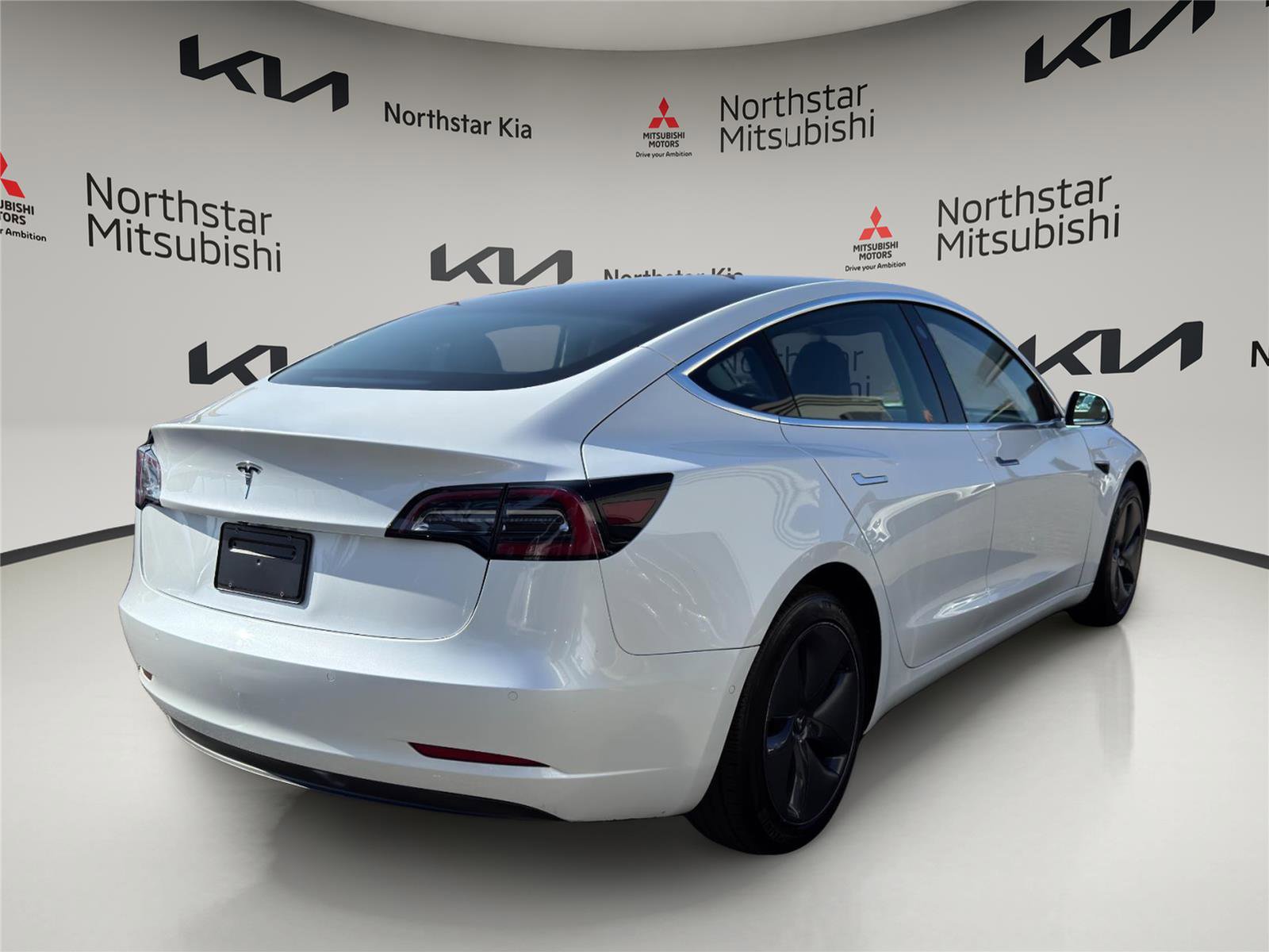 Used 2019 Tesla Model 3 Mid Range image 5