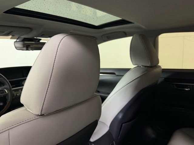 Used 2018 Lexus ES 350 350 w/ Luxury Package w/Wood Trim image 25