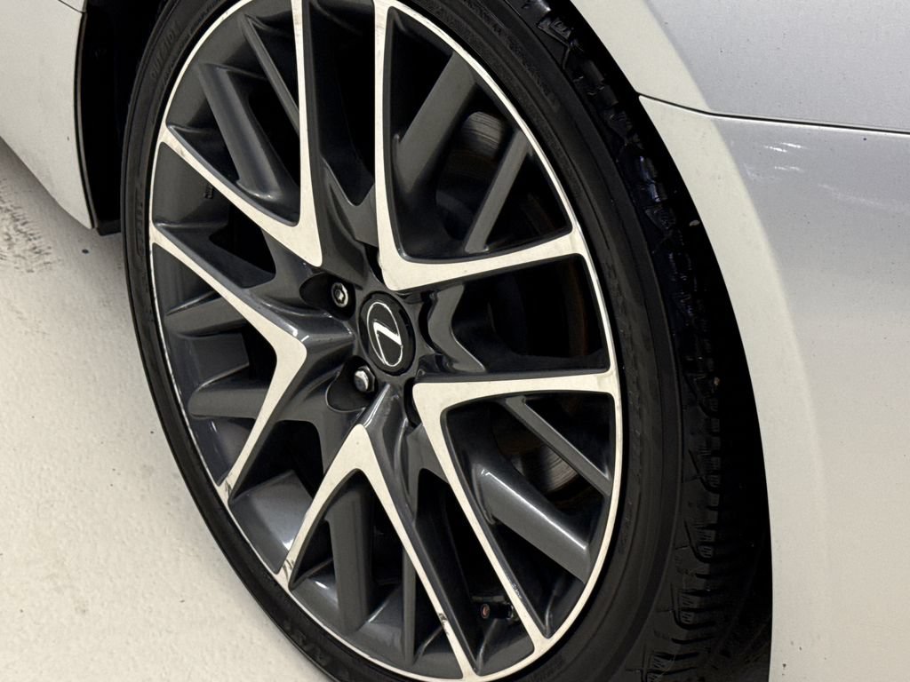 Used 2016 Lexus RC 200t RWD image 11
