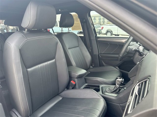Used 2024 Volkswagen Tiguan SE R-Line w/ MDO Package, Three-Row image 30