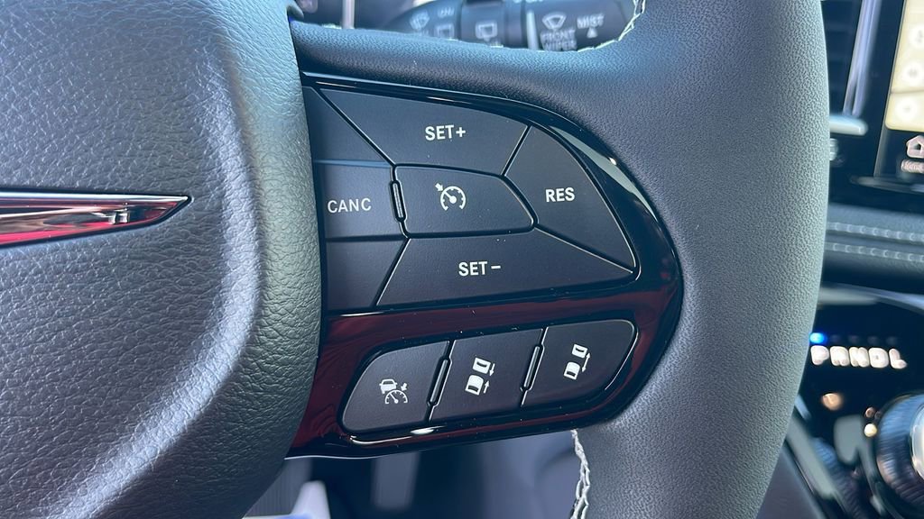 New 2025 Chrysler Pacifica Limited image 23