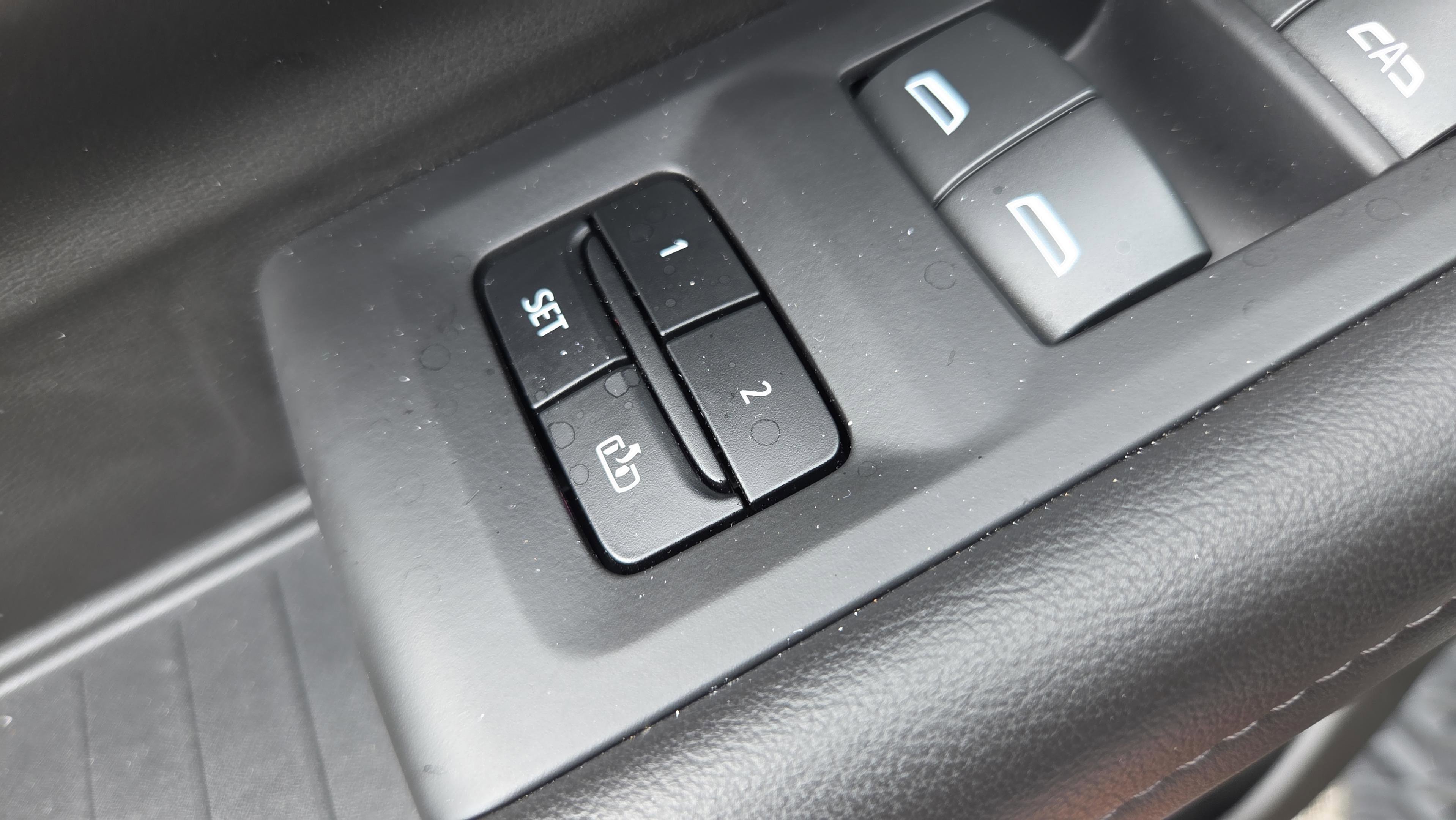 Used 2024 Chevrolet Tahoe Z71 w/ Luxury Package image 29