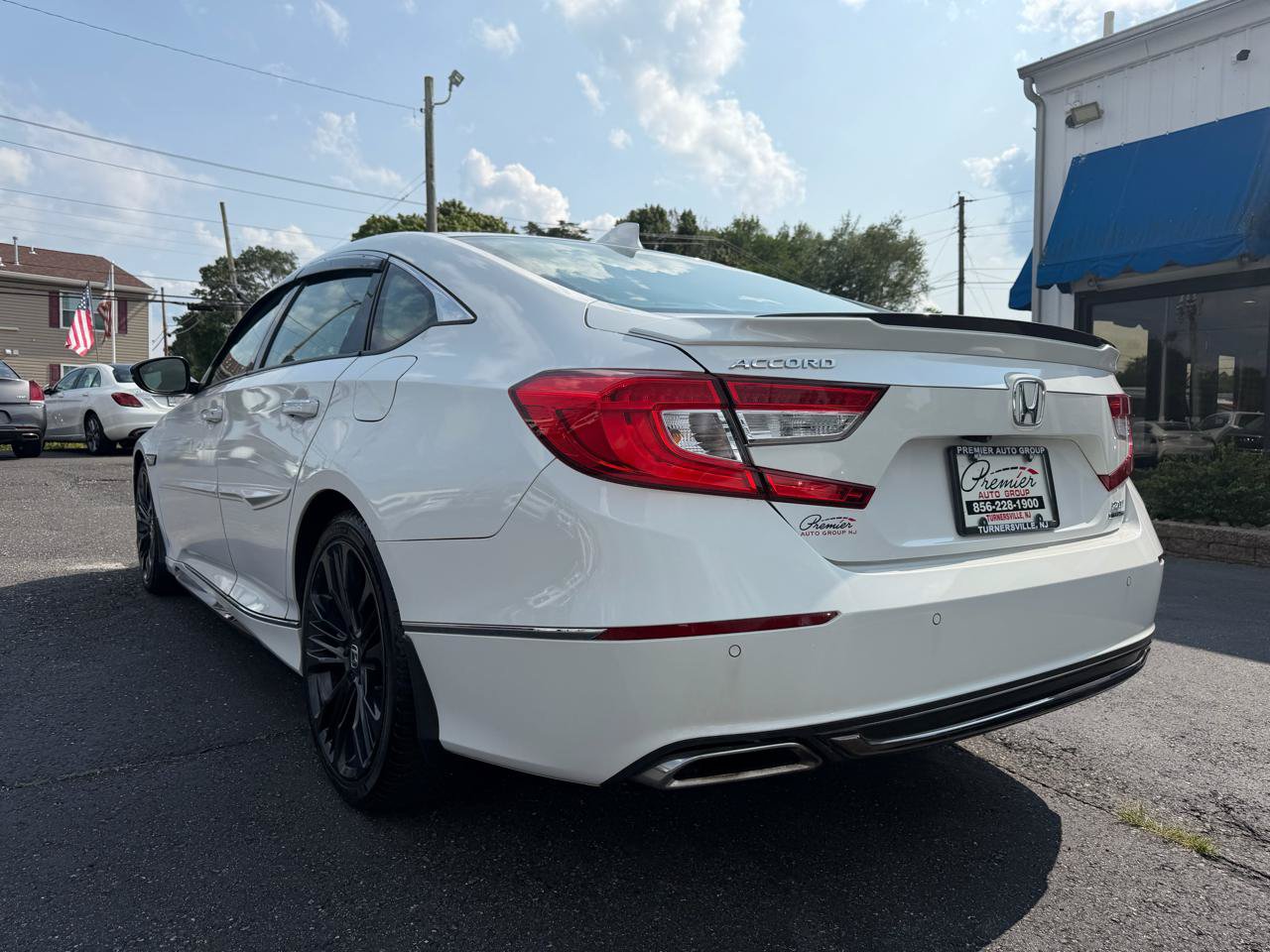 Used 2018 Honda Accord Touring image 7