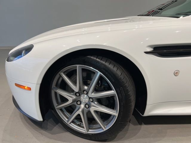 Used 2013 Aston Martin V8 Vantage Roadster image 12