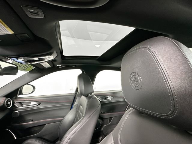 Used 2023 Alfa Romeo Giulia Estrema AWD/4WD image 14