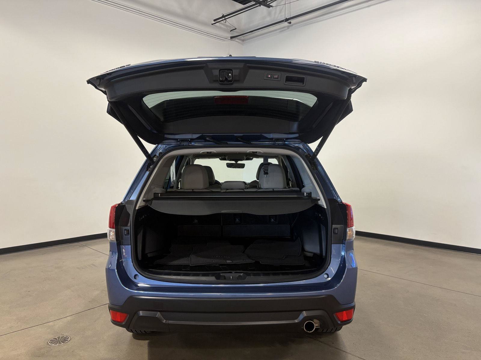 Used 2023 Subaru Forester Limited AWD/4WD image 38