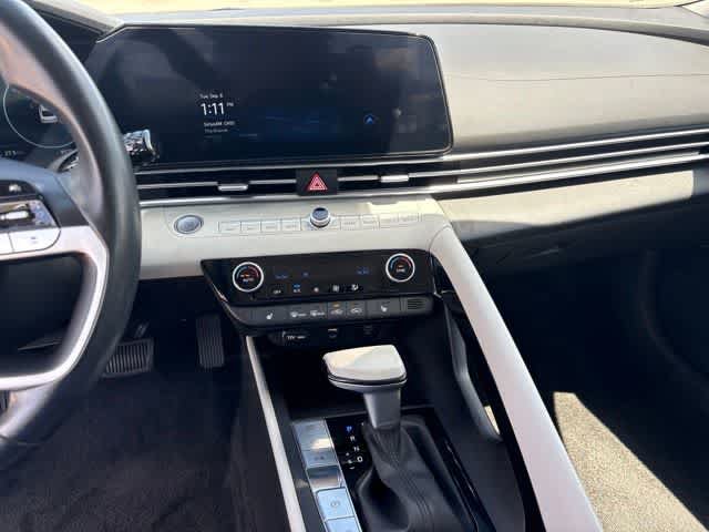 Used 2024 Hyundai Elantra Limited FWD image 19