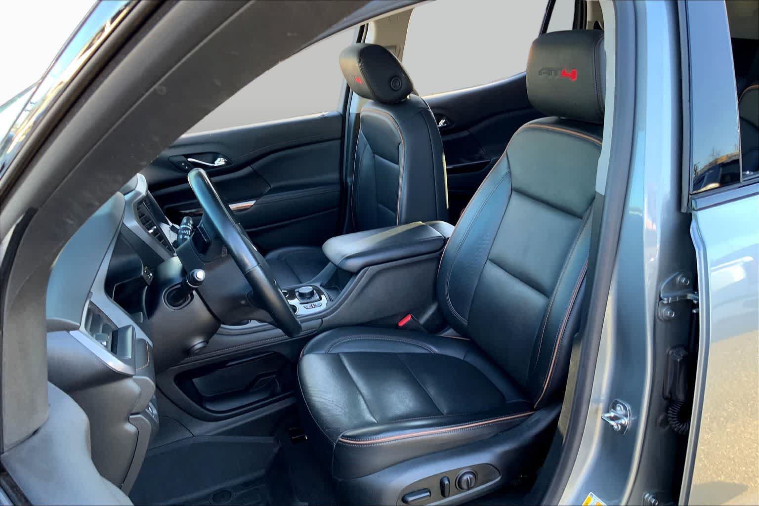 Used 2023 GMC Acadia AT4 w/ Technology Package AWD/4WD image 9