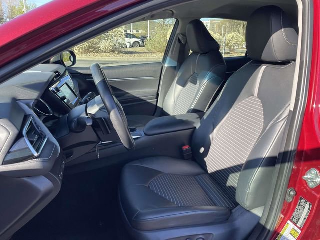 Used 2018 Toyota Camry SE image 18