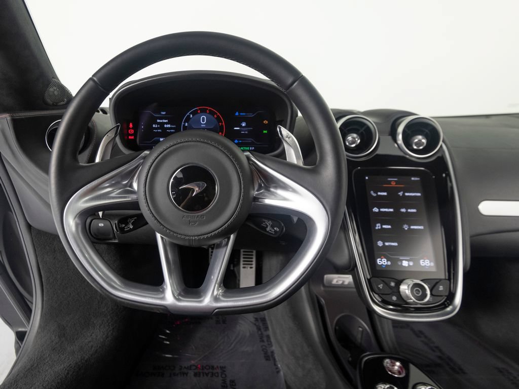 Used 2022 McLaren GT RWD image 14