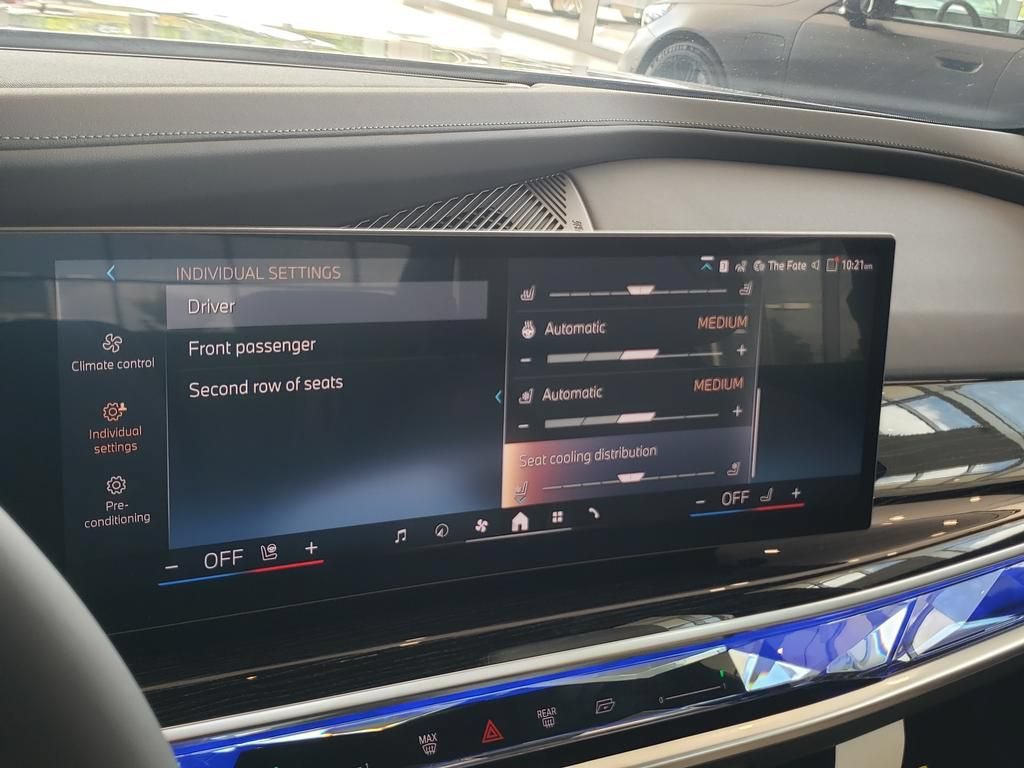 New 2026 BMW 740i xDrive w/ Executive Package AWD/4WD image 11