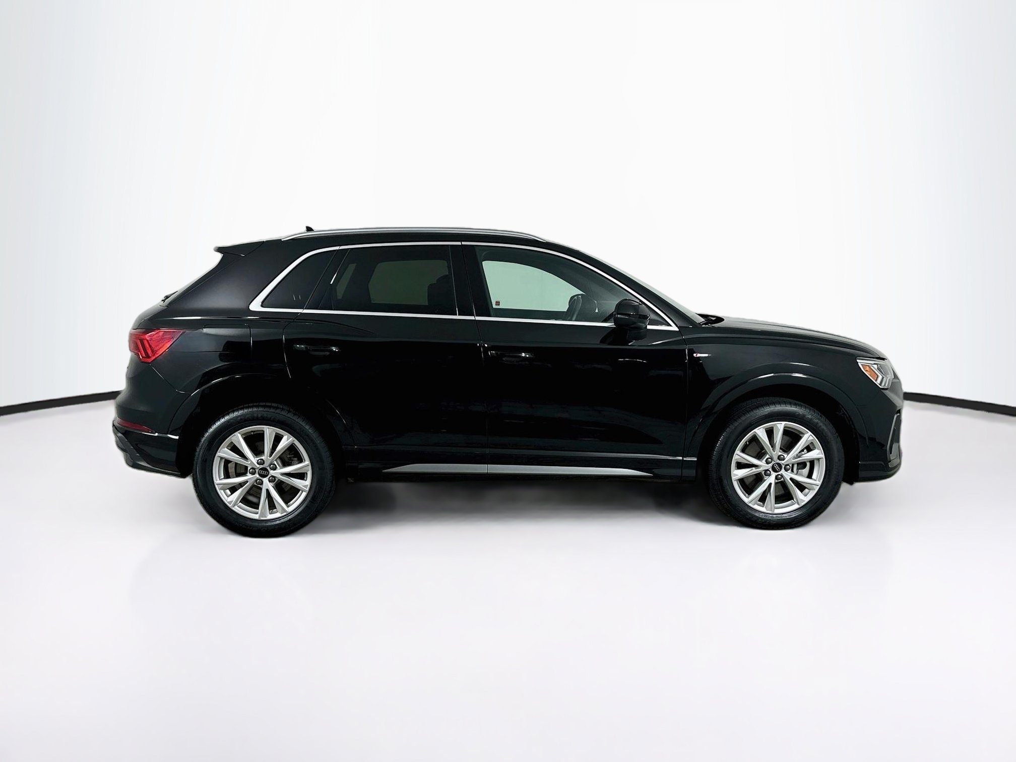 Used 2025 Audi Q3 2.0T Premium AWD/4WD image 10