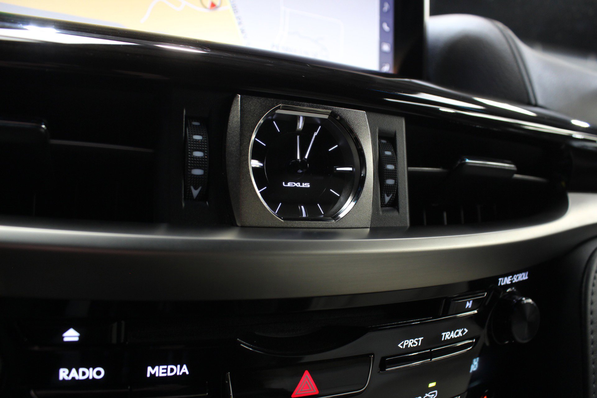 Used 2019 Lexus LX 570 Three-Row Inspiration Series w w/ Inspiration Series image 57