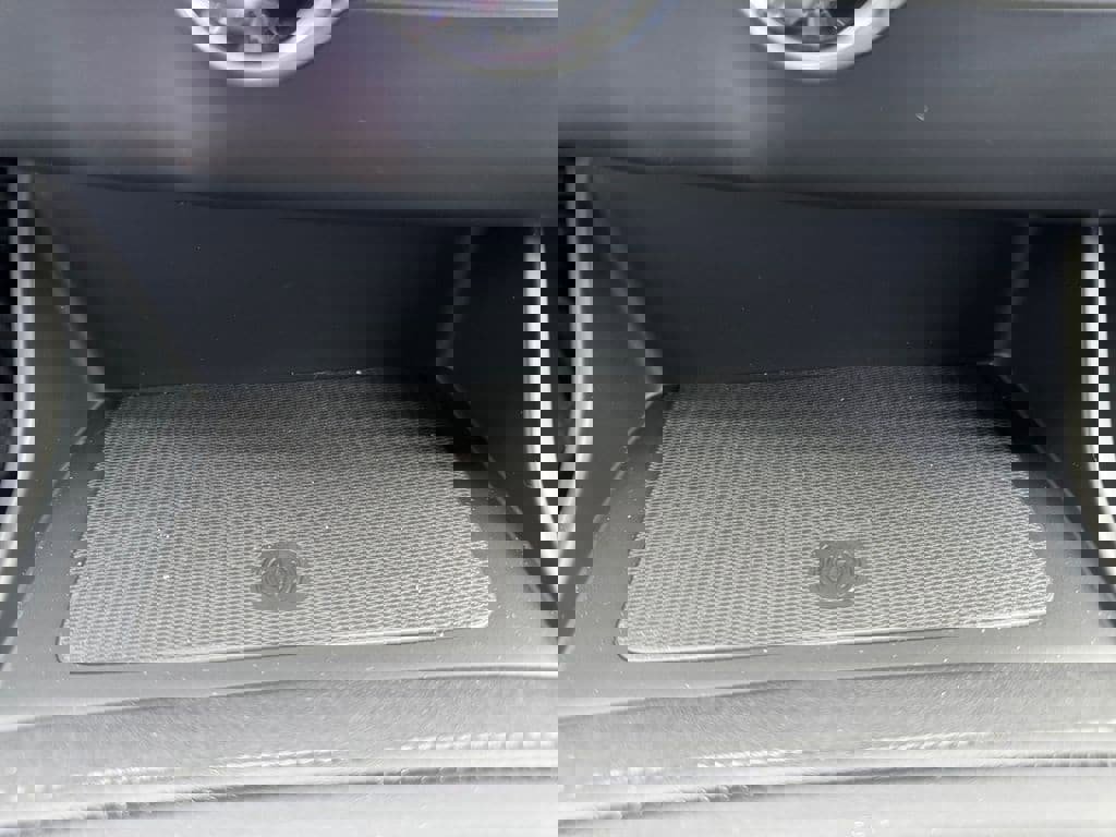 New 2026 Volvo XC90 B5 Core w/ Protection Package Premier image 18